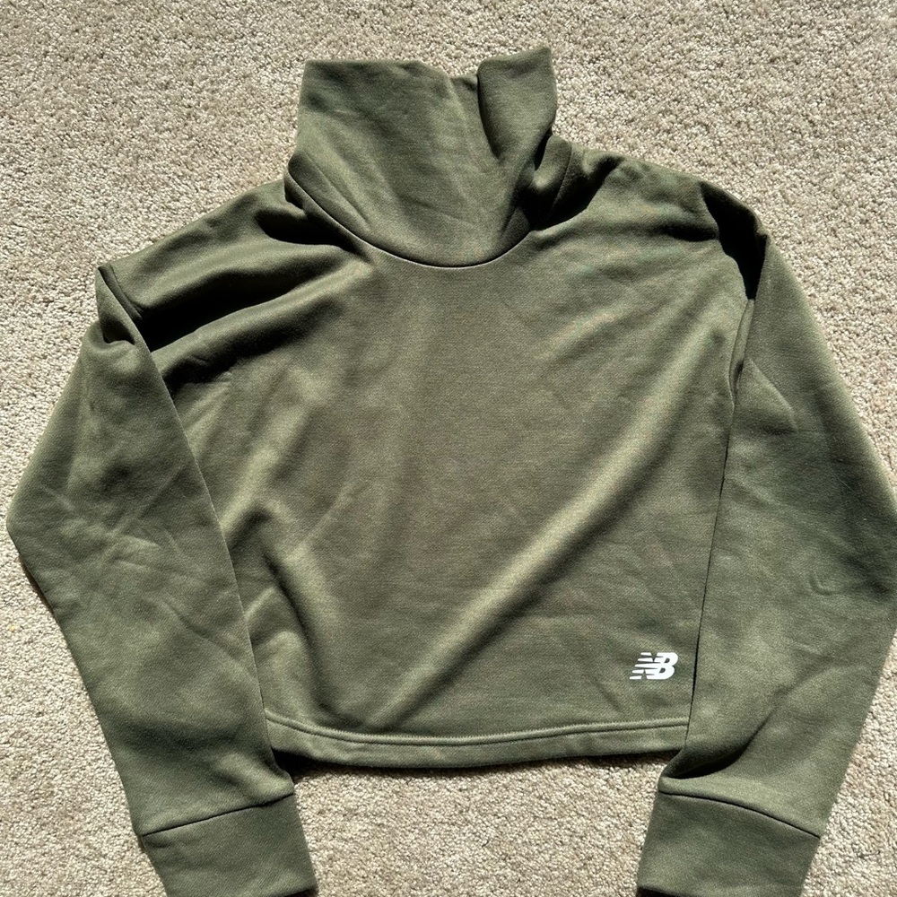 New Balance Green Sweatshirt Athletic Cropped Turtleneck